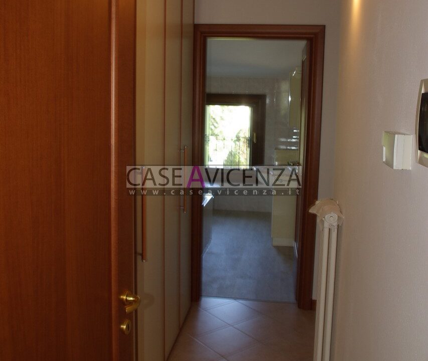 1842746_008__sg107858