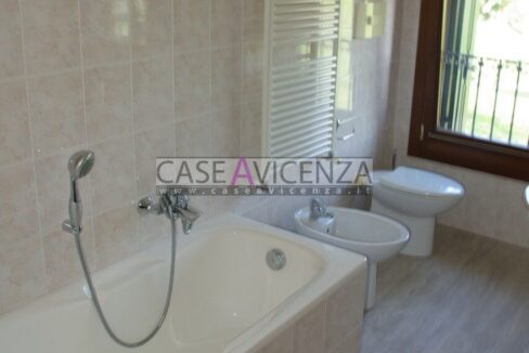 1842746_023__sg107875