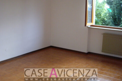 4833762_002__camera_tric_affitto_a_torri_wmk_0